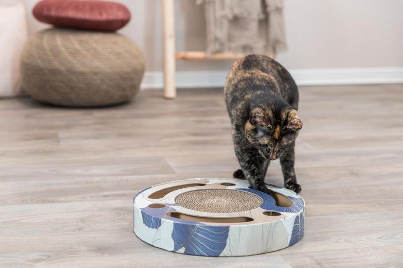 Trixie Scratching Drum ø33cm | Klorebrett m/ Plastballer